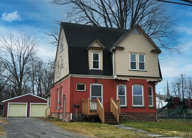 Property at 118 Caroline St, Albion, NY 14411, 3 beds, 1.5 baths