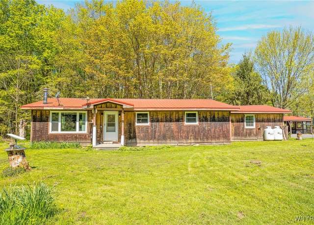 Property at 3376 Merle Rd, Attica, NY 14011, 2 beds, 1.5 baths