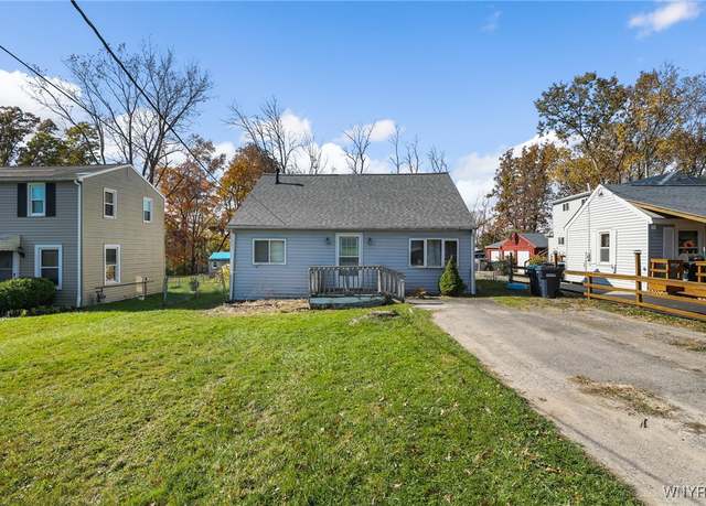 Property at 2458 1st St, Grand Island, NY 14072, 5 beds, 1.5 baths