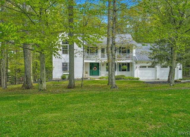 Property at 39 Wildwood Ln, Orchard Park, NY 14127, 4 beds, 2.5 baths