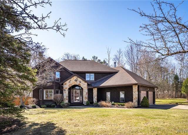Property at 4523 Winding Woods Ln, Hamburg, NY 14075, 4 beds, 2.5 baths
