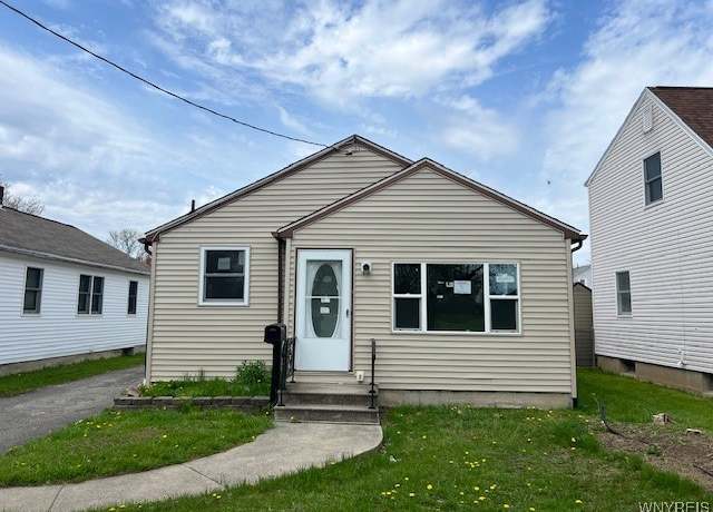 Property at 1026 93rd St, Niagara Falls, NY 14304, 3 beds, 1 bath
