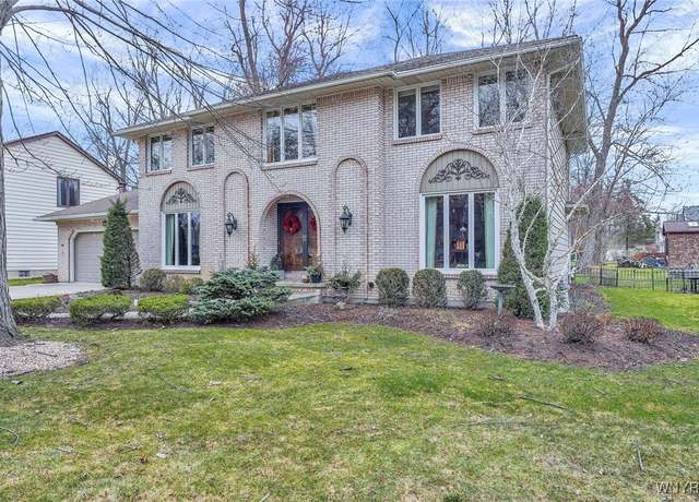 Property at 287 Forestview Dr, Amherst, NY 14221, 5 beds, 3 baths