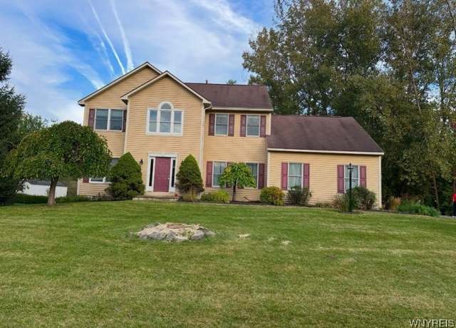 Property at 7899 E Ridge Pointe Dr, Manlius, NY 13066, 4 beds, 2.5 baths
