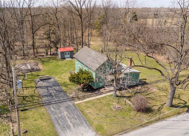 Property at 5710 Kraus Rd, Clarence, NY 14031, 3 beds, 1 bath