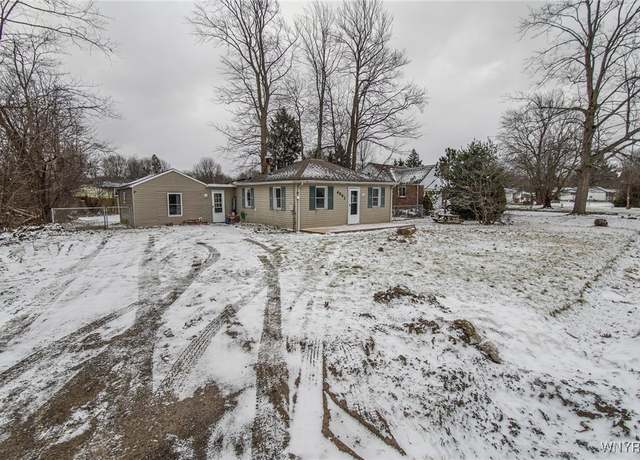 Property at 6861 Wayne Dr, Evans, NY 14047, 4 beds, 1 bath