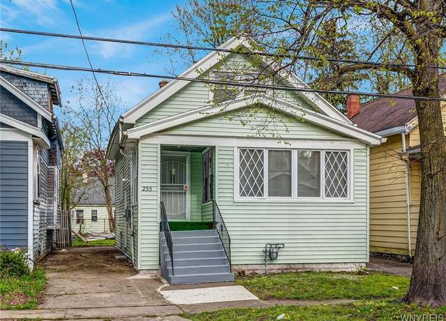 Property at 233 Stevens Ave, Buffalo, NY 14215, 4 beds, 1.5 baths