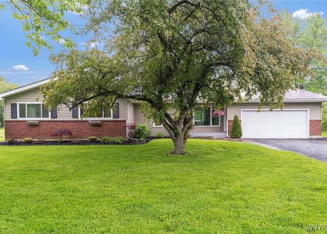 Property at 7795 Moyer Rd, Royalton, NY 14094, 3 beds, 2 baths