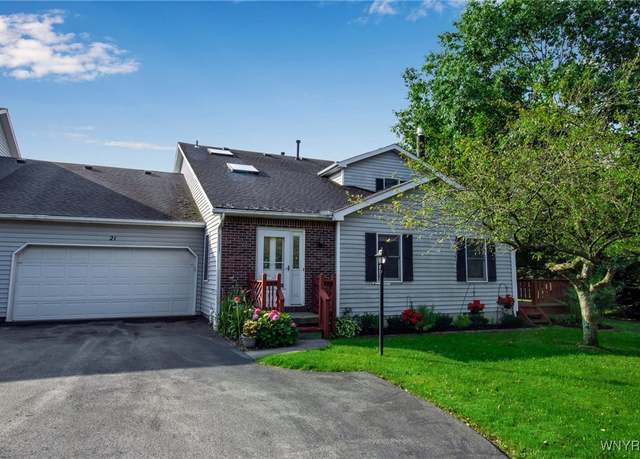 Property at 21 Stepping Stone Ln, Orchard Park, NY 14127, 3 beds, 2.5 baths