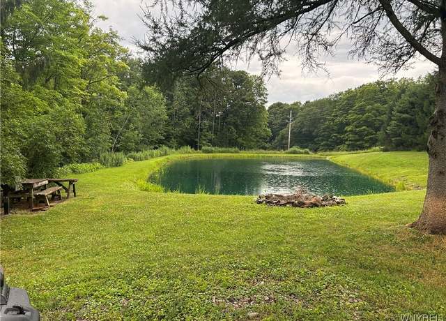 Property at 13270 Parker Rd, Holland, NY 14080
