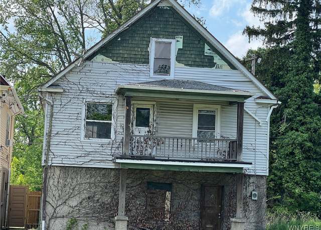 Property at 438 7th St, Niagara Falls, NY 14301, 3 beds, 1 bath