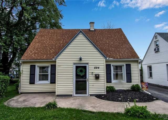 Property at 594 Emerson Dr, Amherst, NY 14226, 4 beds, 1.5 baths