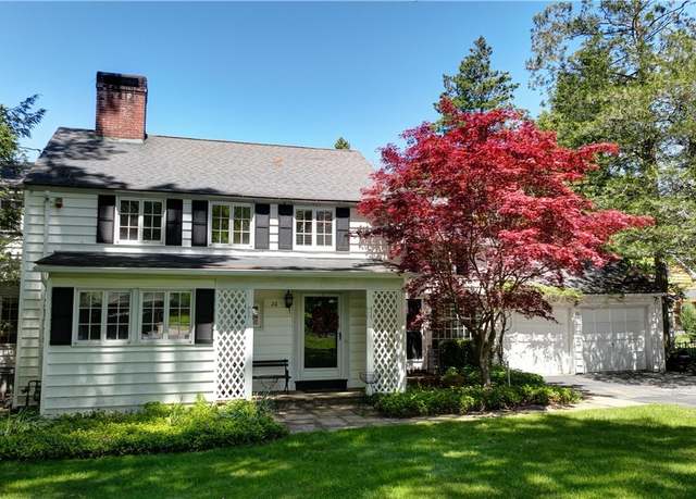 Property at 26 Meadow Rd, Orchard Park, NY 14127, 4 beds, 3 baths