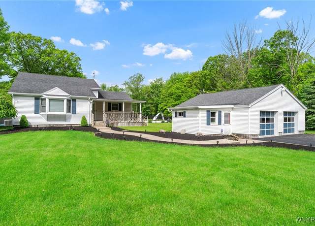 Property at 2350 Quaker Rd, Hartland, NY 14067, 4 beds, 2 baths