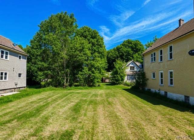 Property at 50 Girard Pl, Buffalo, NY 14211