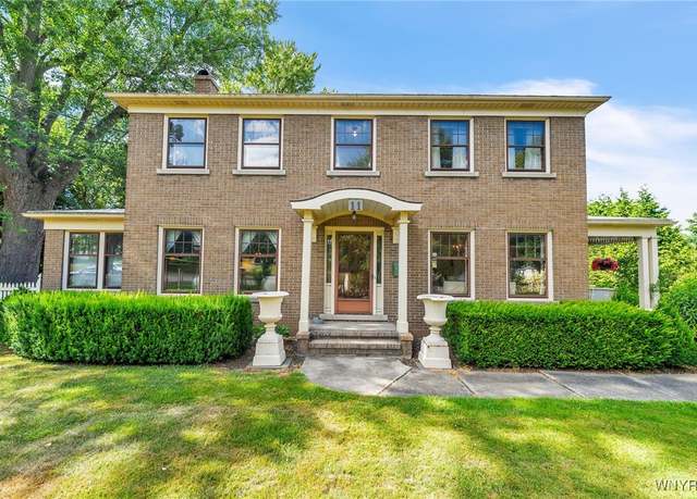 Property at 11 W Main St, Pembroke, NY 14036, 4 beds, 1.5 baths