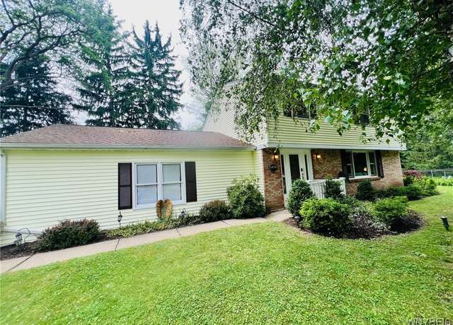 Property at 4876 Meadow Ln, Hamburg, NY 14075, 4 beds, 1.5 baths