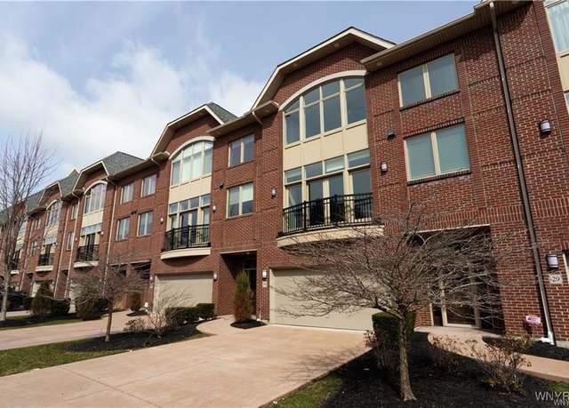 Property at 35 Ojibwa Cir, Buffalo, NY 14202, 3 beds, 2.5 baths