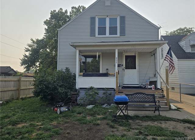Property at 432 32nd St, Niagara Falls, NY 14303, 3 beds, 1 bath