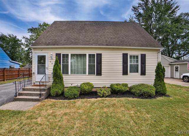 Property at 39 Asbury Pl, Lancaster, NY 14043, 3 beds, 2 baths