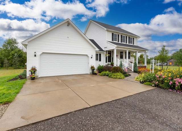 Property at 7960 Goodrich Rd, Clarence, NY 14032, 3 beds, 1.5 baths