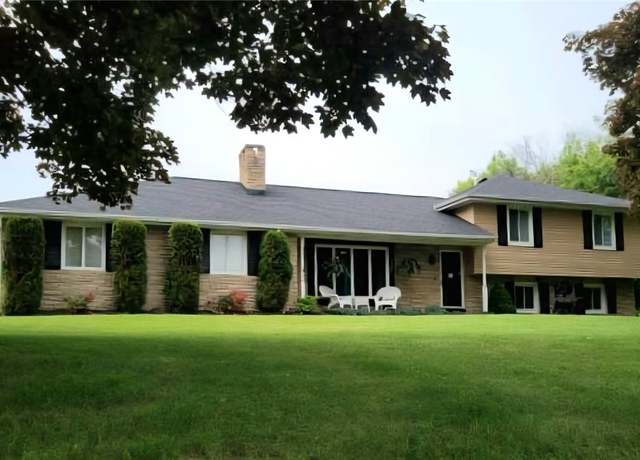 Property at 5728 Leete Rd, Lockport-town, NY 14094, 3 beds, 2 baths