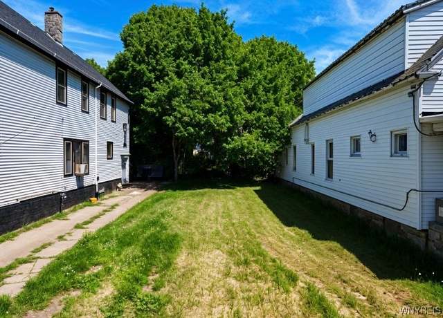 Property at 60 Girard Pl, Buffalo, NY 14211