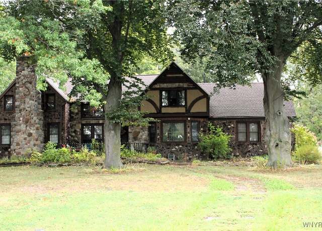 Property at 2643 Union Rd, Cheektowaga, NY 14227, 4 beds, 2.5 baths