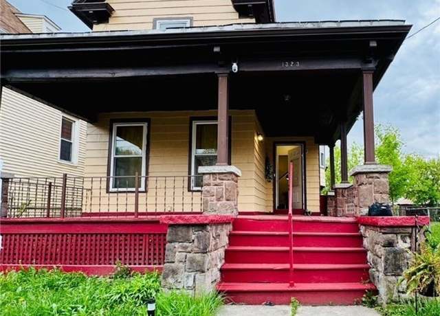 Property at 1323 Whitney Ave, Niagara Falls, NY 14301, 3 beds, 1 bath