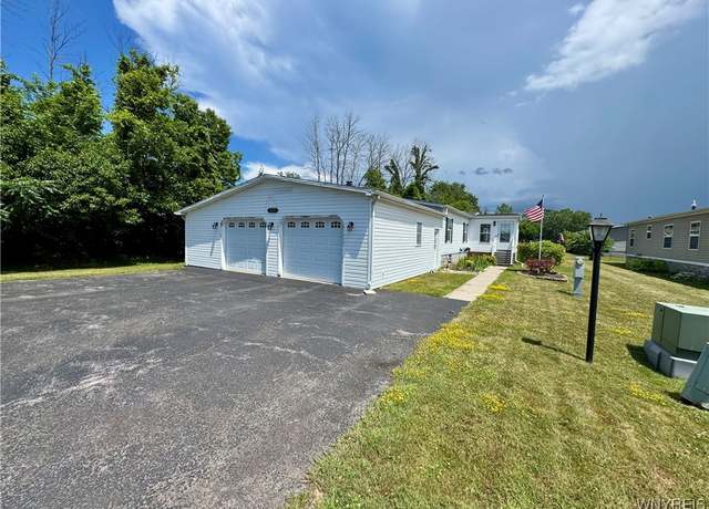 Property at 3023 Springview Dr, Newfane, NY 14108, 3 beds, 2 baths