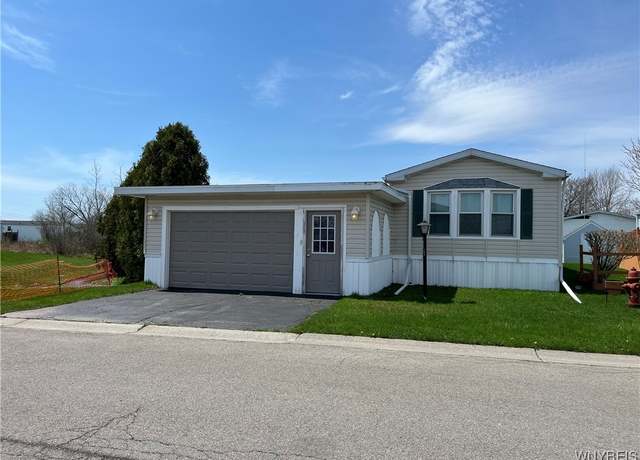 Property at 648 Birchwood Dr, Lockport-town, NY 14094, 2 beds, 1 bath