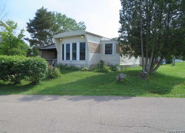 Property at 2 Vibernum Dr, Hamburg, NY 14075, 2 beds, 1 bath