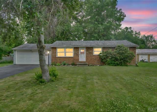 Property at 3985 Lincoln Ave, Hamburg, NY 14075, 3 beds, 1 bath