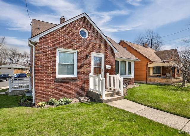 Property at 1709 Eggert Rd, Amherst, NY 14226, 3 beds, 1 bath