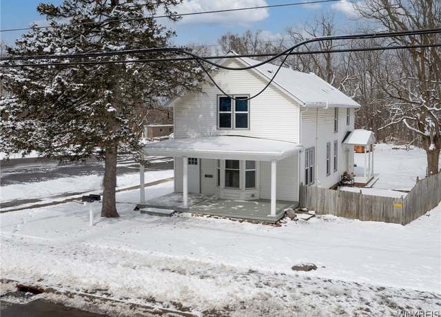 Property at 10912 Main St, Clarence, NY 14031, 4 beds, 3.5 baths