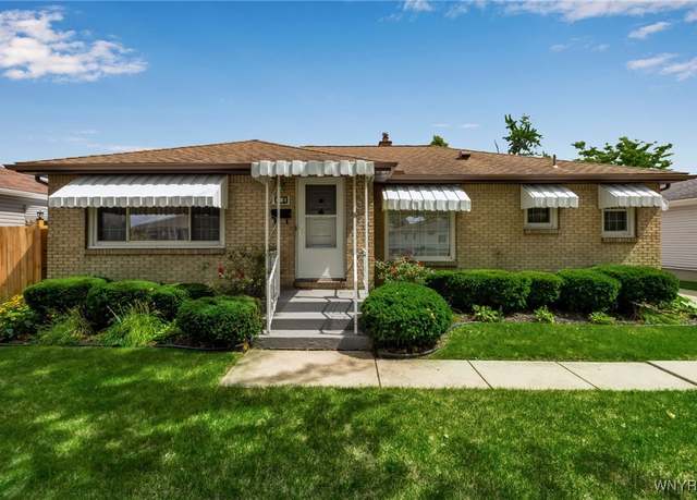 Property at 11 Santin Dr, Cheektowaga, NY 14225, 3 beds, 2 baths
