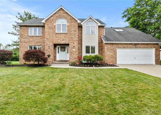 Property at 5103 Eastbrooke Pl, Clarence, NY 14221, 4 beds, 2.5 baths