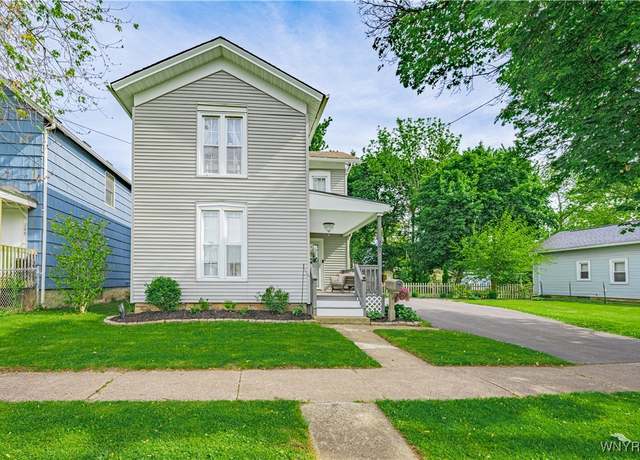Property at 287 Green St, Lockport-city, NY 14094, 2 beds, 2 baths
