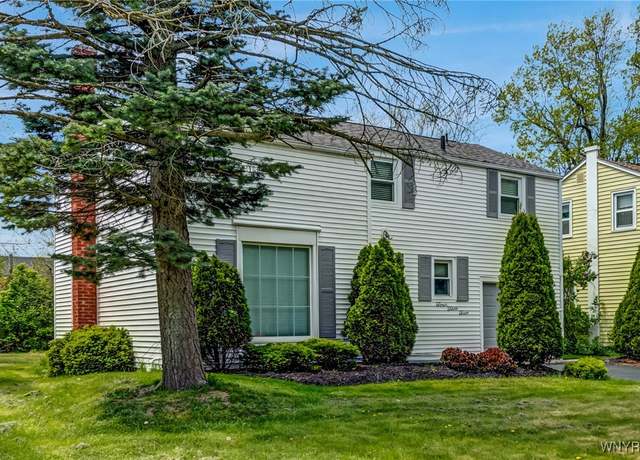 Property at 425 Roycroft Blvd, Amherst, NY 14226, 3 beds, 1.5 baths