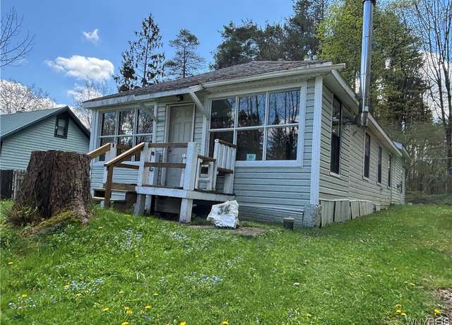 Property at 34 S Parkway Dr, Java, NY 14009, 2 beds, 1 bath