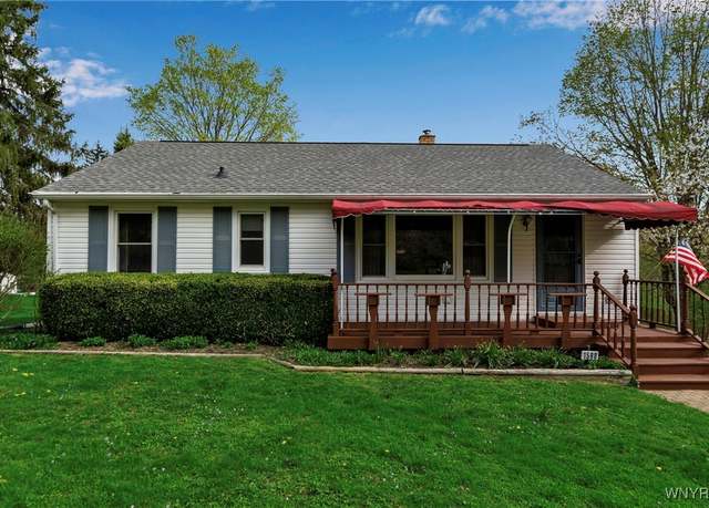 Property at 1598 Hubbard Rd, Aurora, NY 14052, 3 beds, 1 bath