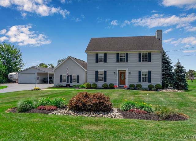 Property at 9707 Martin Rd, Clarence, NY 14032, 3 beds, 2.5 baths