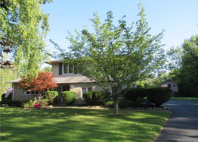 Property at 4700 Newton Rd, Hamburg, NY 14075, 3 beds, 1.5 baths