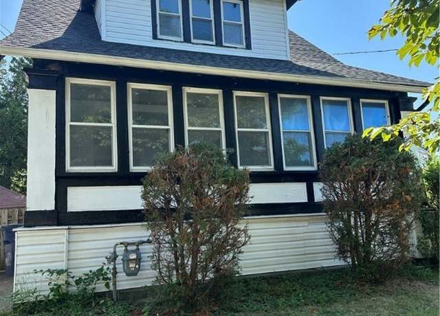 Property at 17 Elmer Ave, Buffalo, NY 14215, 3 beds, 1 bath