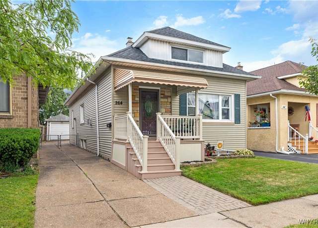 Property at 264 Victoria Blvd, Tonawanda, NY 14217, 4 beds, 1.5 baths