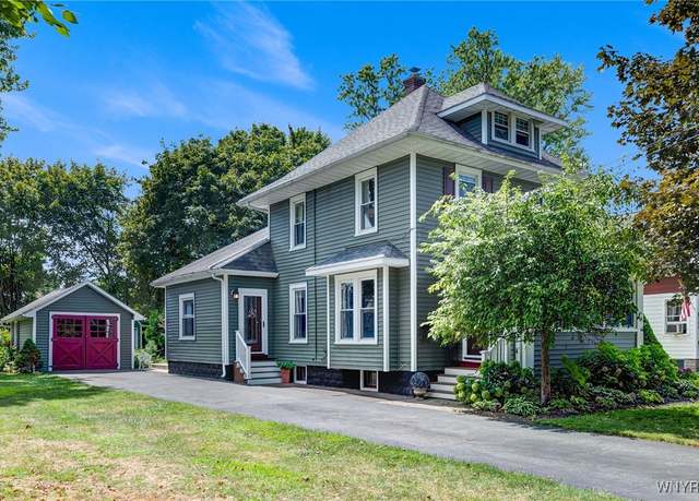 Property at 38 Oliver Pl, Hamburg, NY 14075, 3 beds, 2 baths