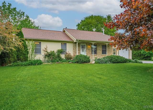 Property at 8 Casewood Dr, Wilson, NY 14172, 3 beds, 2 baths
