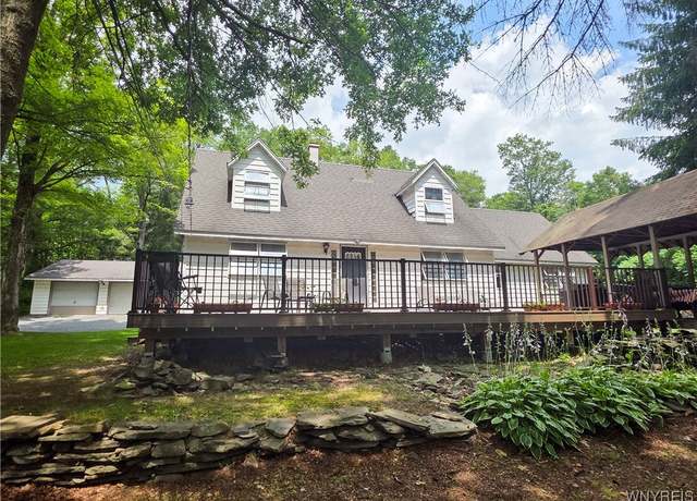 Property at 21 Prospect St, Stamford, NY 12167, 3 beds, 3 baths