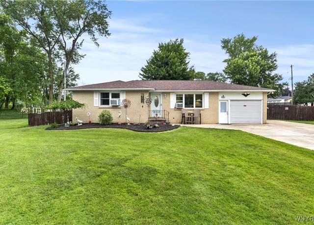 Property at 8 Creekside Dr, Orchard Park, NY 14127, 2 beds, 1 bath