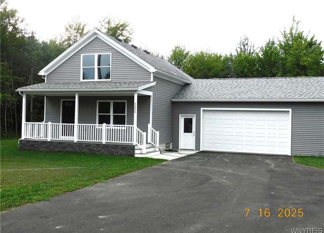 Property at 6688 Southwestern Blvd, Hamburg, NY 14085, 2 beds, 1.5 baths